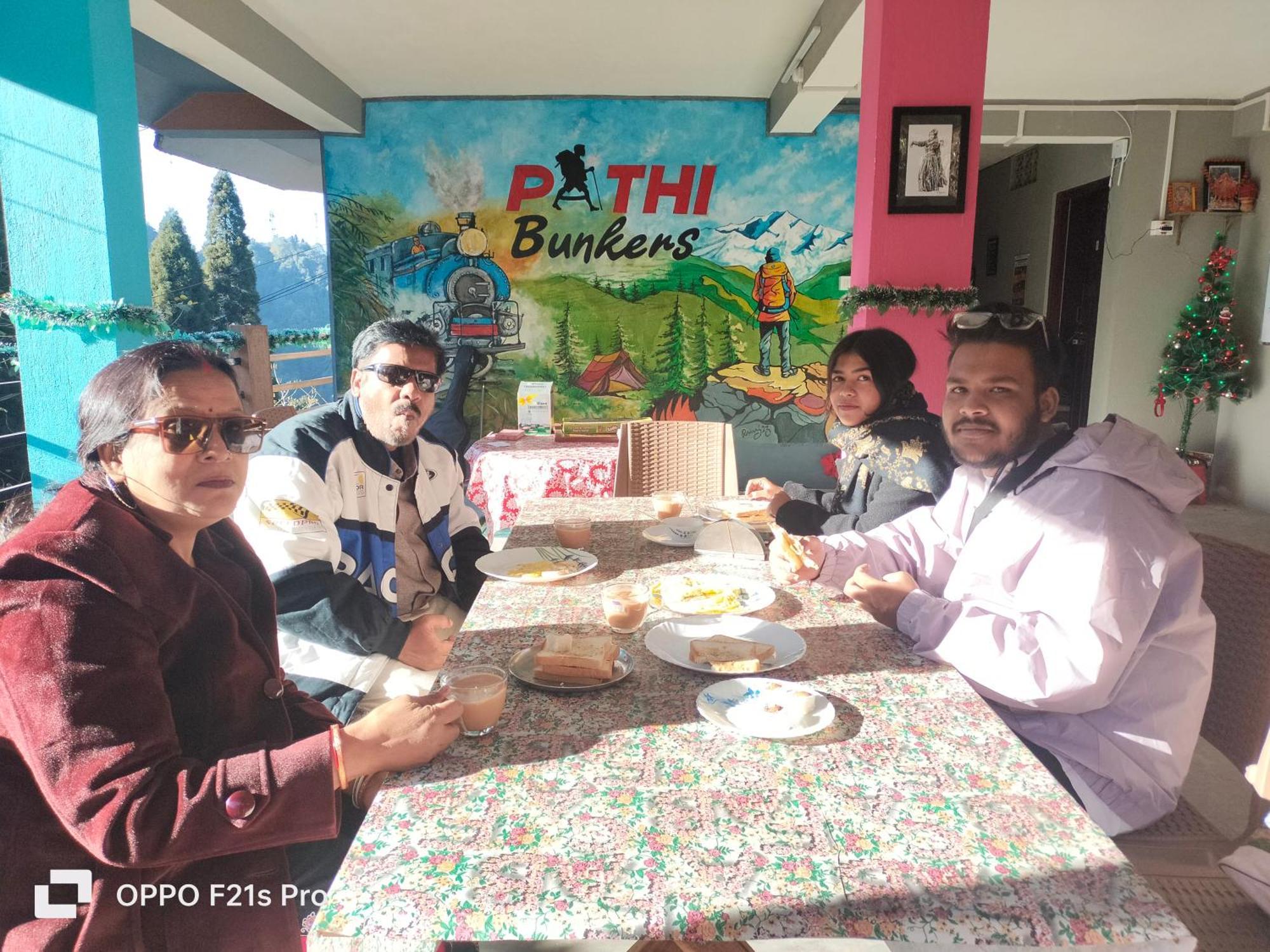 Pathi Bunkers Vandrarhem Darjeeling  Exteriör bild