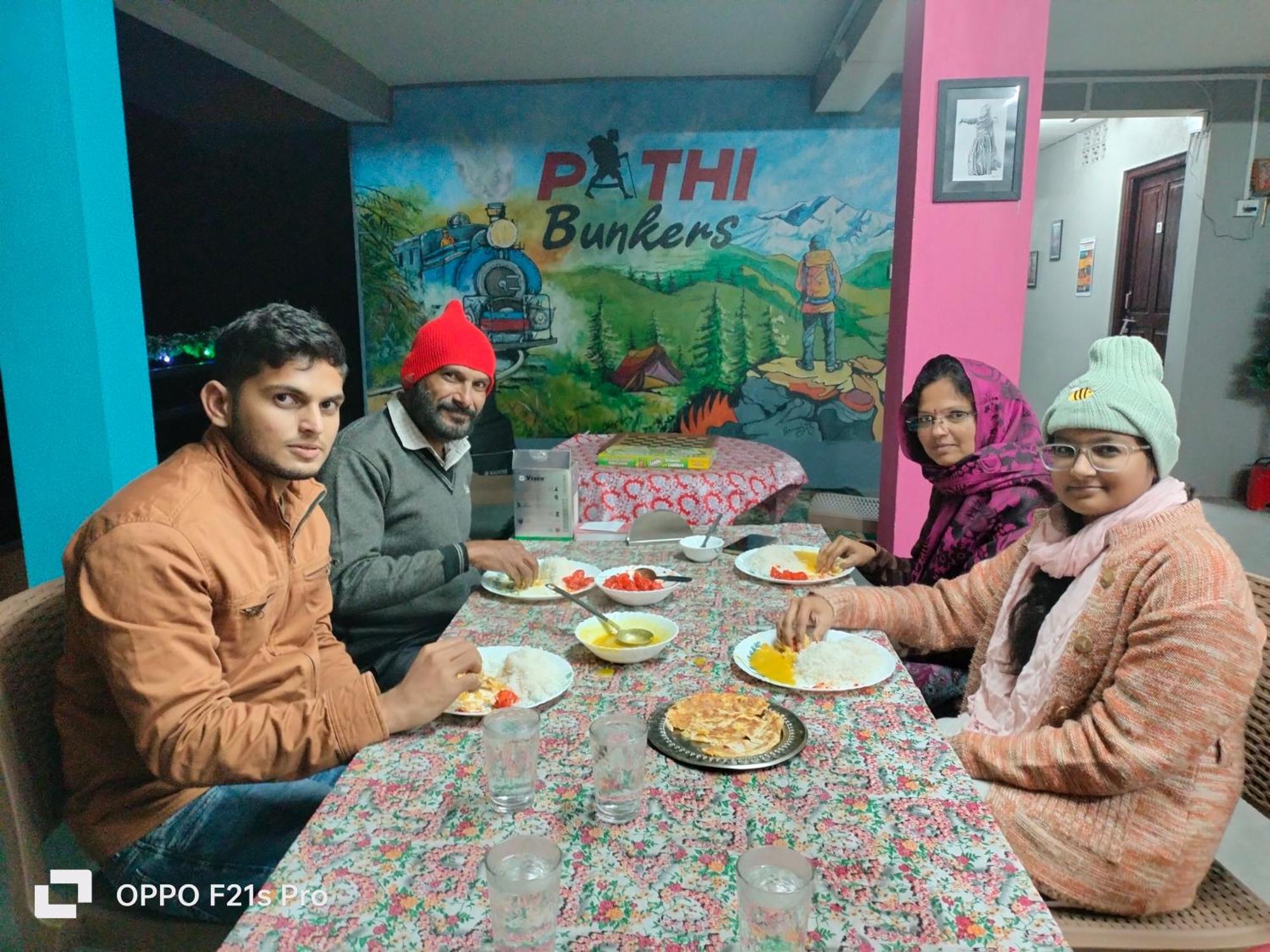 Pathi Bunkers Vandrarhem Darjeeling  Exteriör bild